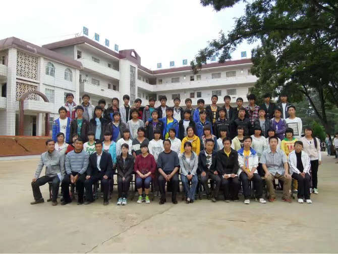 威宁县哲觉中学