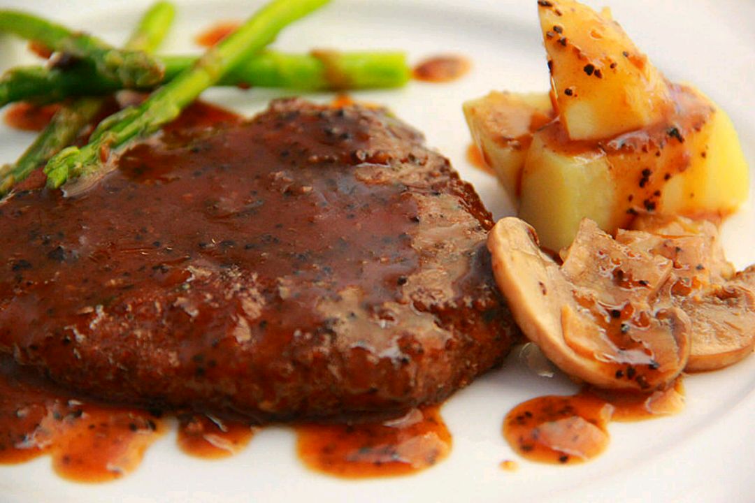 黑椒蒜蓉牛扒