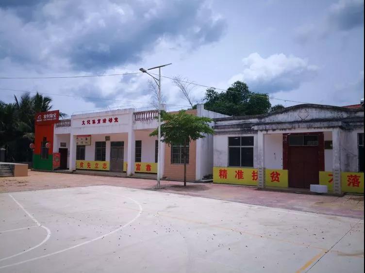 三更罗镇,隶属于海南省 a target="_blank" href="/item/万宁市