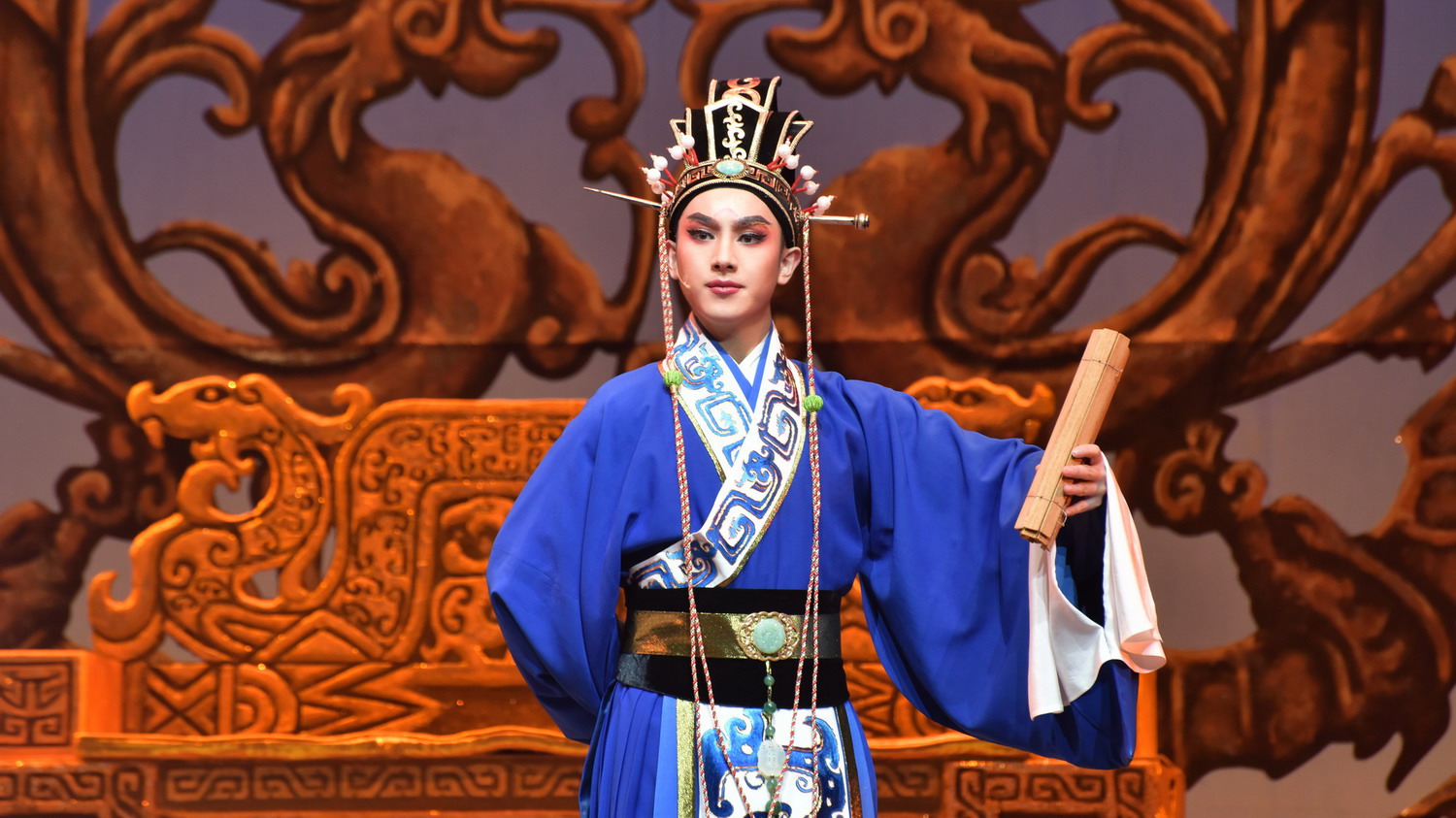 汪舟格,浙江诸暨人, a target="_blank" href="/item/浙江越剧团