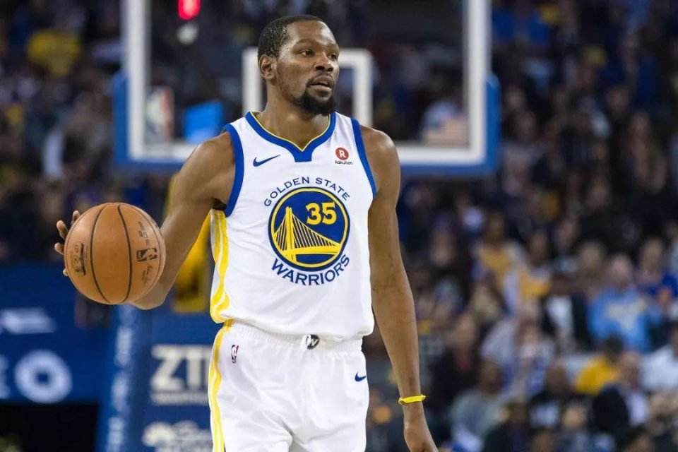  p>凯文·杜兰特(kevin durant),1988年9月29日出生于美国 a target="