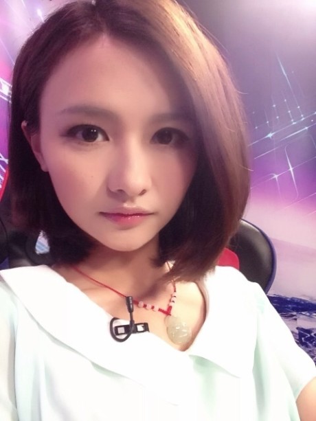  p>韩懿莹,游戏id:miss,1989年5月21日出生于四川省内江市,毕业于 a