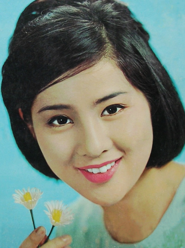  p>吉永小百合,1945年3月13日出生于日本东京都涩谷区,日本演员,歌手