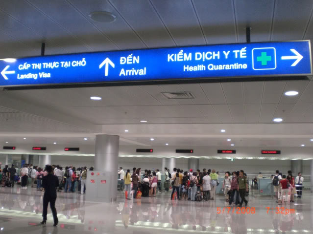  p>胡志明市新山一国际机场(越:c   ng hàng kh&ocirc;ng qu   c