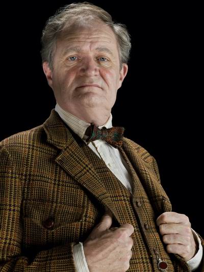 吉姆·布劳德本特 i>(jim broadbent) /i>,1949年5月24日出生于英国