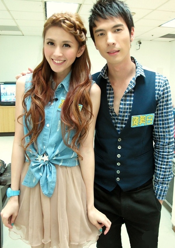  p>冯媛甄(abby amigo),1982年10月30日出生于台湾省嘉义市,中国台湾