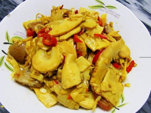  p>冬笋炒五花肉是由冬笋,五花肉等主要食材做成的一道菜品,属于家常