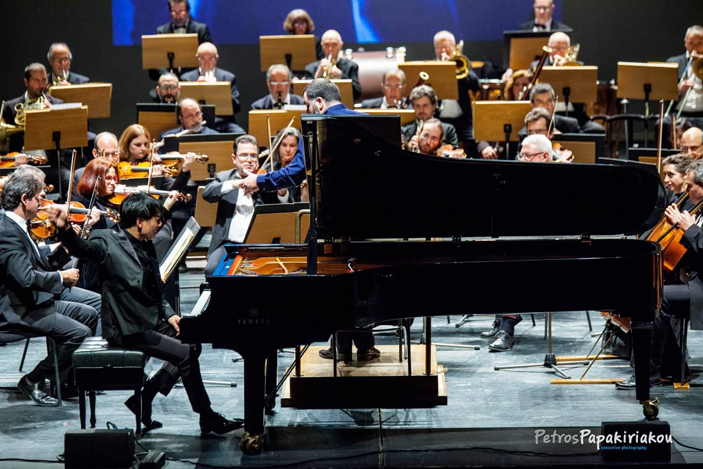 赛乐尔(seiler)钢琴签约艺术家;第十一届中国音乐"金钟奖"(钢琴)获得