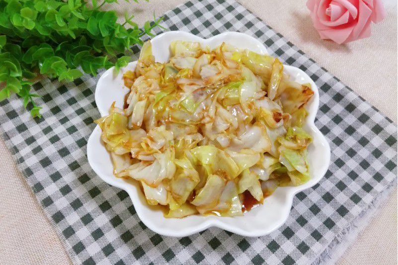  p>糖醋包菜,是属于川渝地区的家常菜,因为味道酸甜可口,制作步骤简单