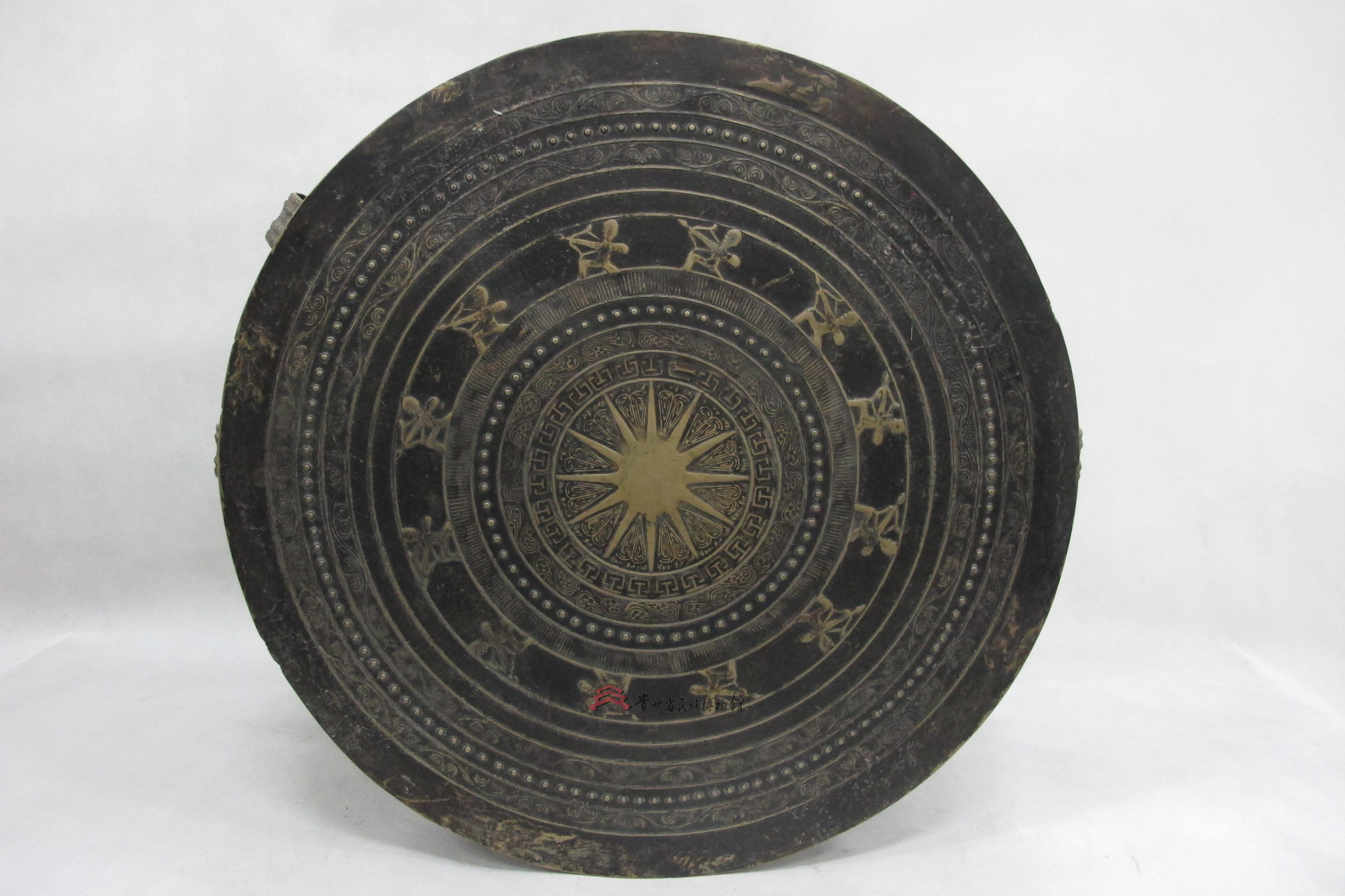 当代三都水族人射鹿纹铜鼓