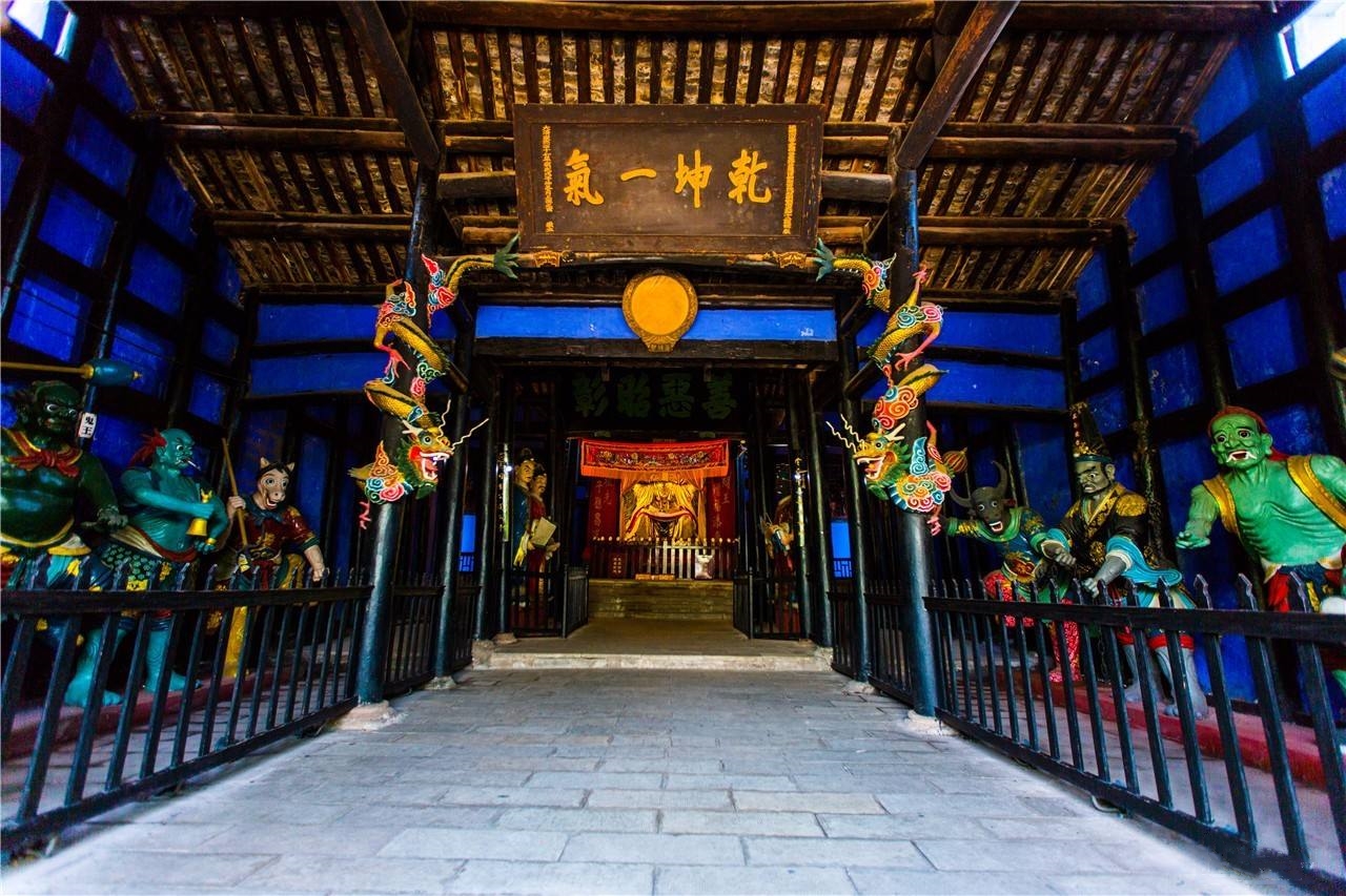 “鬼”是否真实存在，遇到了该怎么办？曾仕强：我14岁时亲身经历_百科TA说