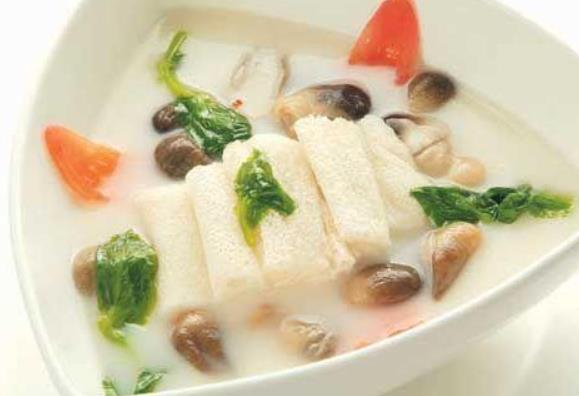  p>竹荪三鲜汤是一道以水发竹荪,水发海参,熟猪肚,青菜芯为主料制作的