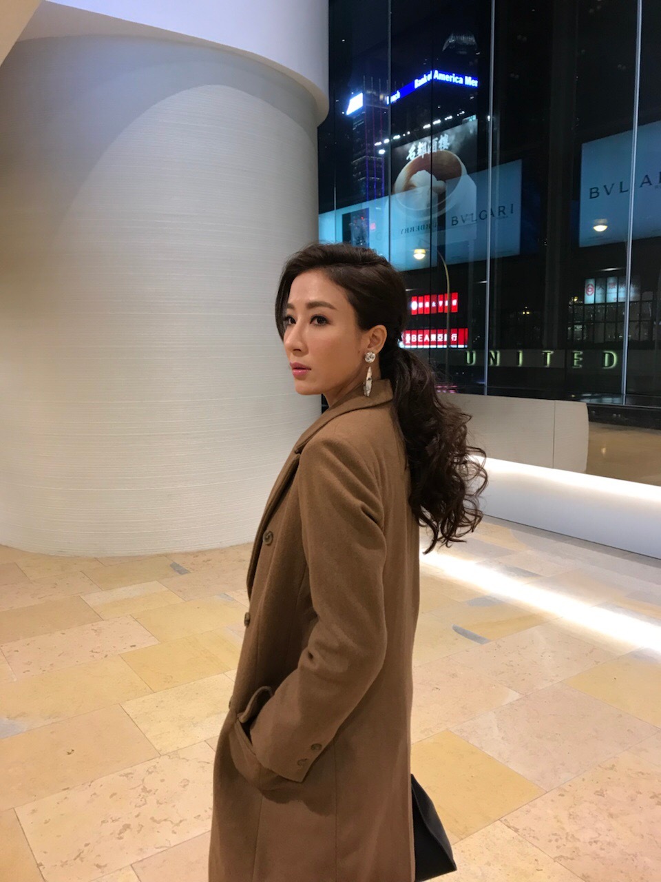  i>(原名杨怡 /i> i>) /i>,1979年8月30日出生于香港,中国香港女演员