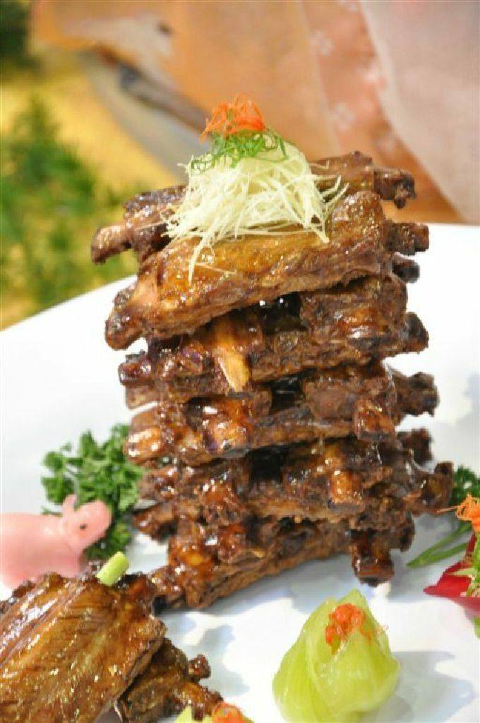  p>酱香牛仔骨,是一道由牛仔骨,洋葱等食材制成的菜肴. /p>