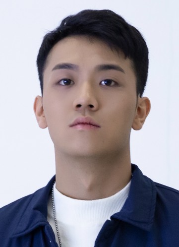 年,参演了曹茜茜导演现实主义题材电影《您好,北京》并在片中饰演闫男