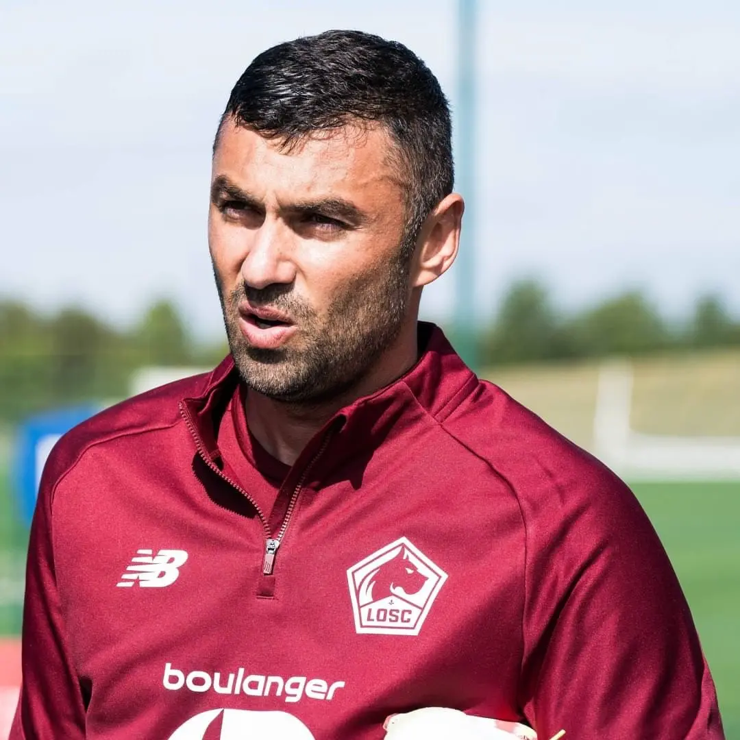  p>布拉克·伊尔马兹(burak yilmaz),1985年7月15日出生于 a target="