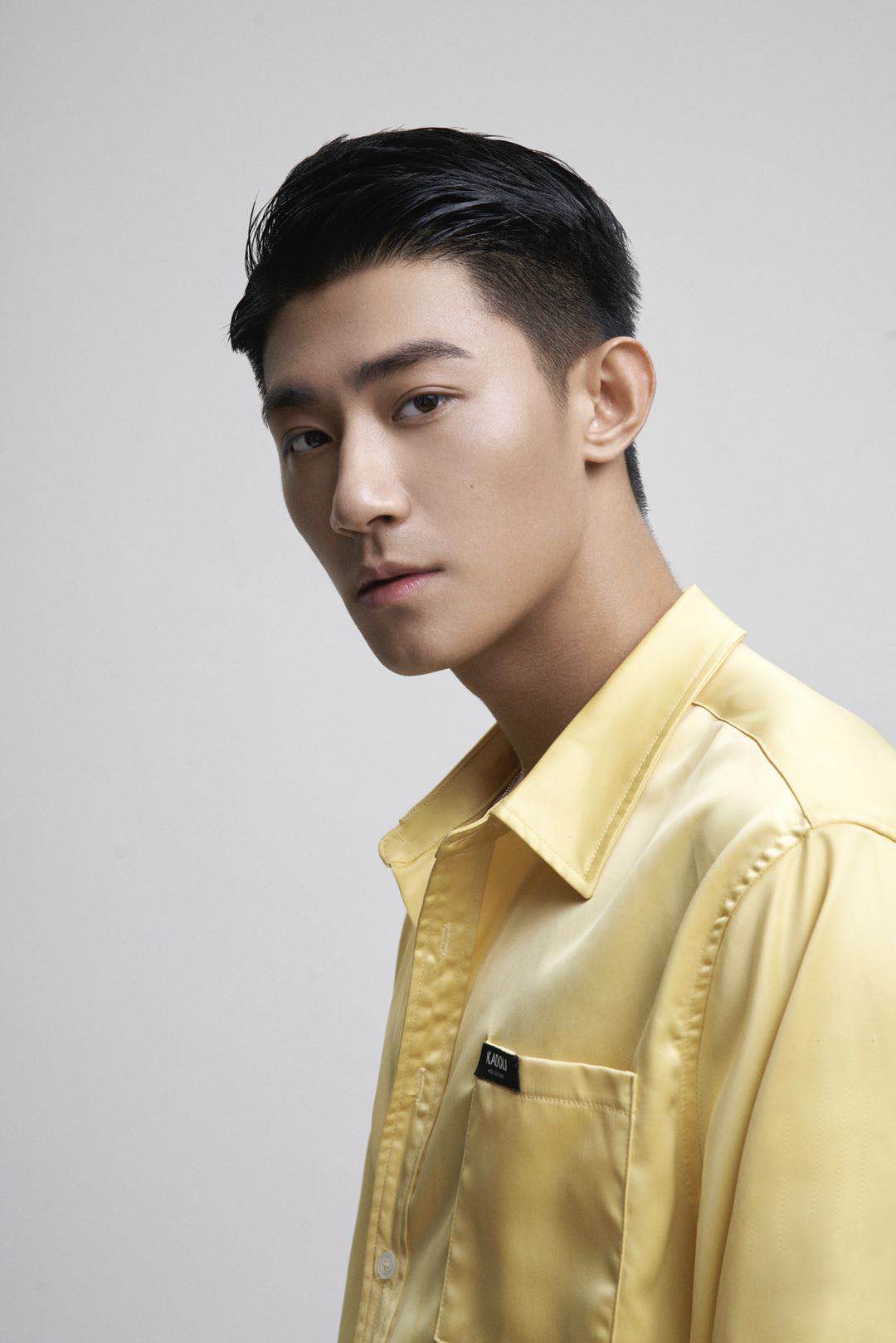 14z">黑泽,原名李泽,1998年9月27日出生于北京市,中国内地影视男演员