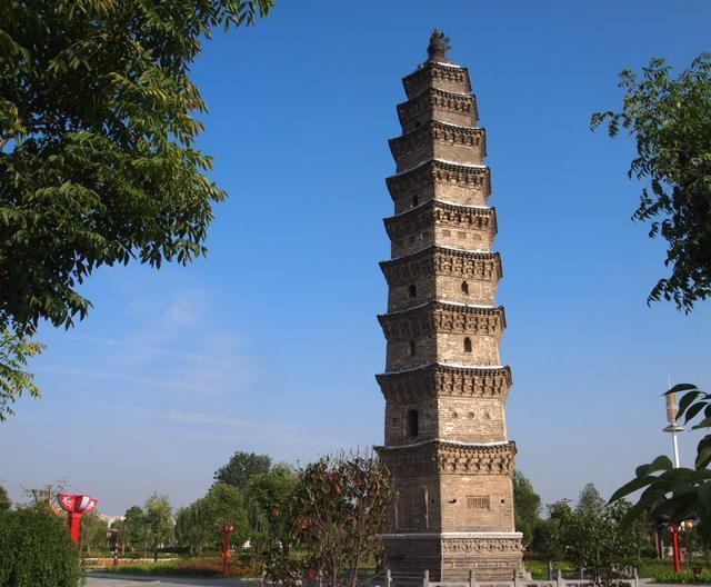  p data-id="gnx2zdxnx1">无影塔位于河南省汝南县城南,俗传夏至正午