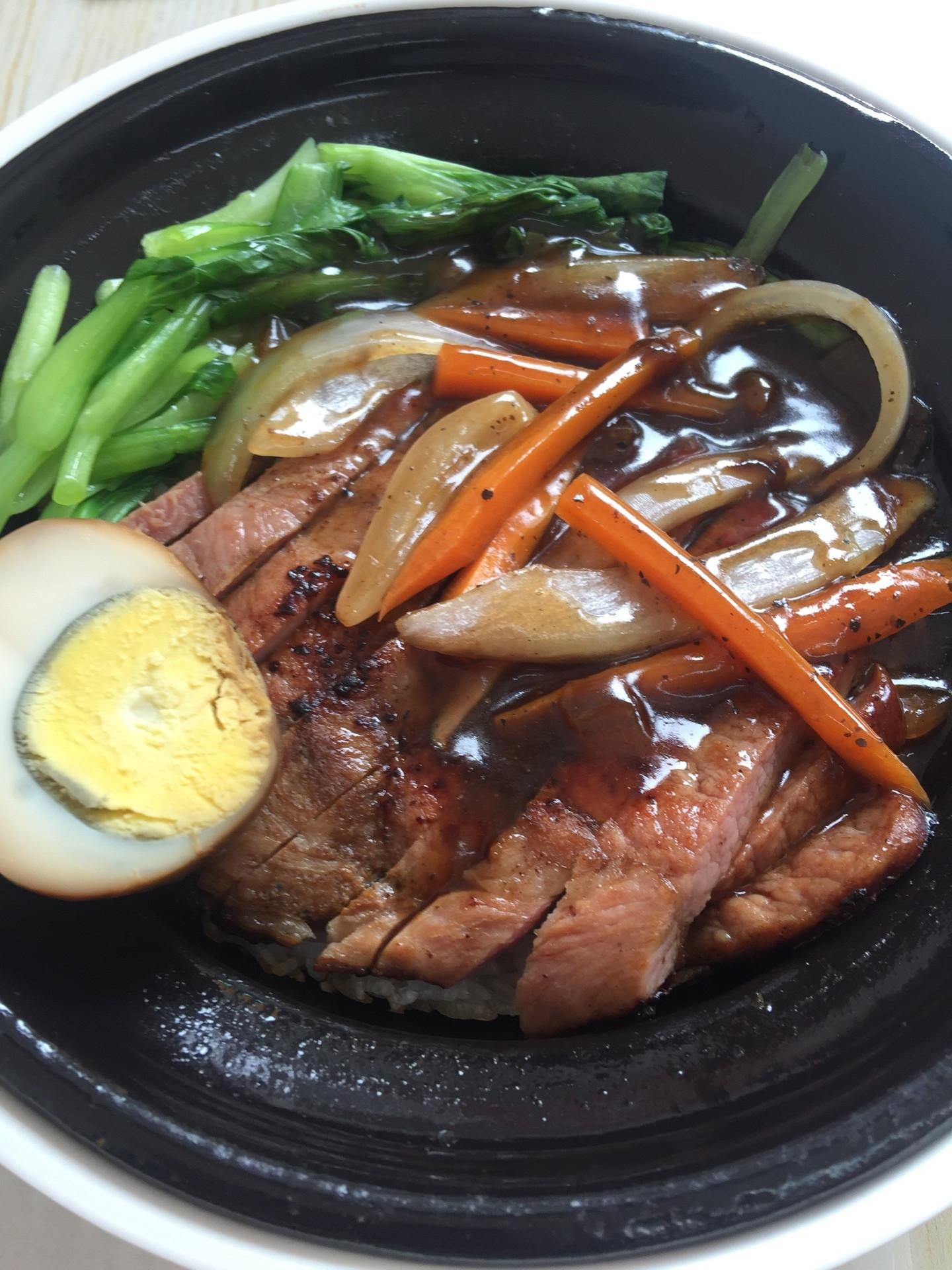 黑椒猪排煲仔饭