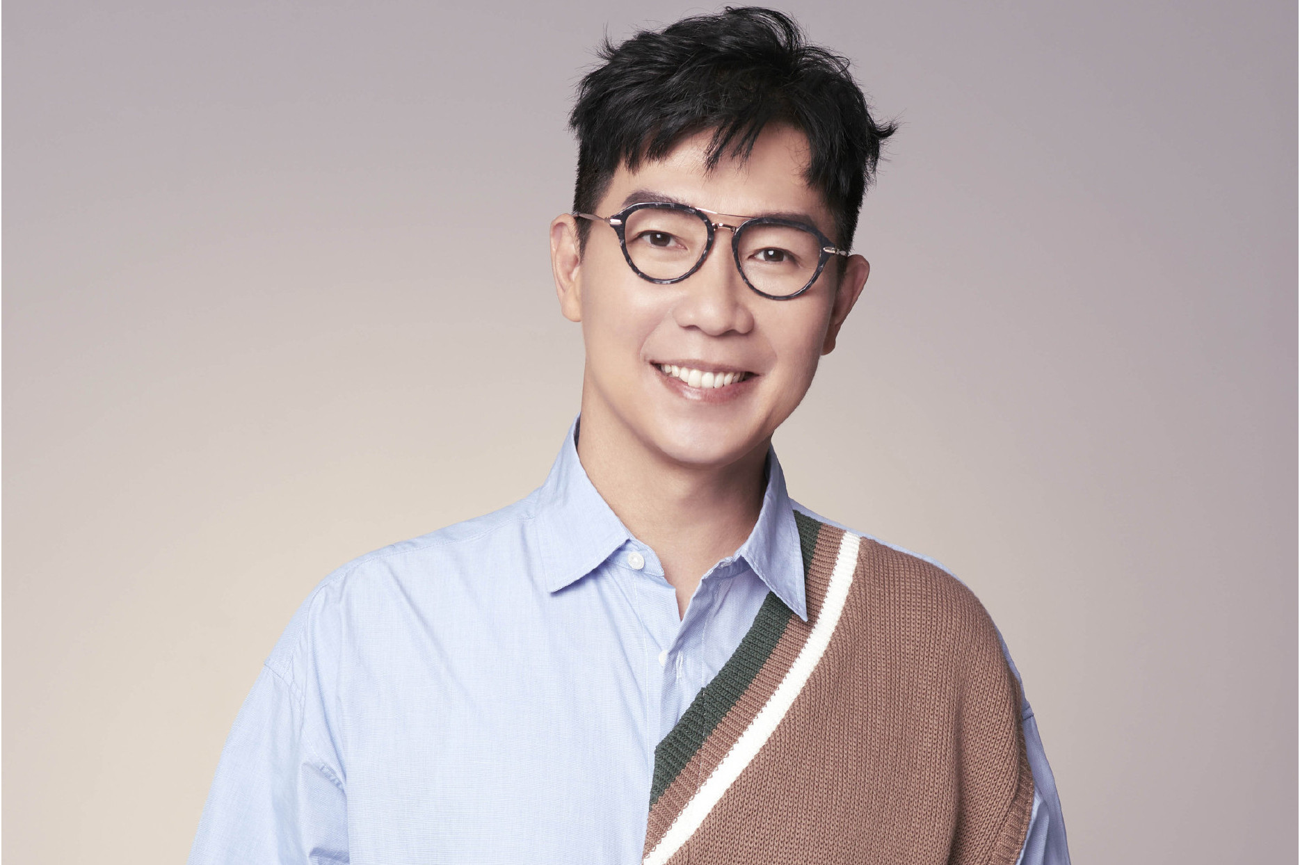  p>品冠,本名黄品冠,1972年2月26日出生于马来西亚吉隆坡,祖籍中国