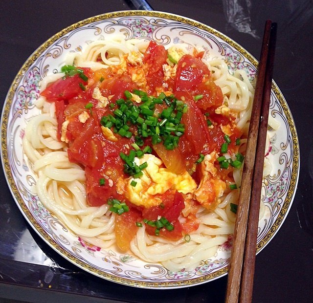 西红柿炒鸡蛋拌面