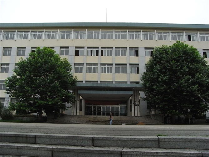 丹东师范高等专科学校