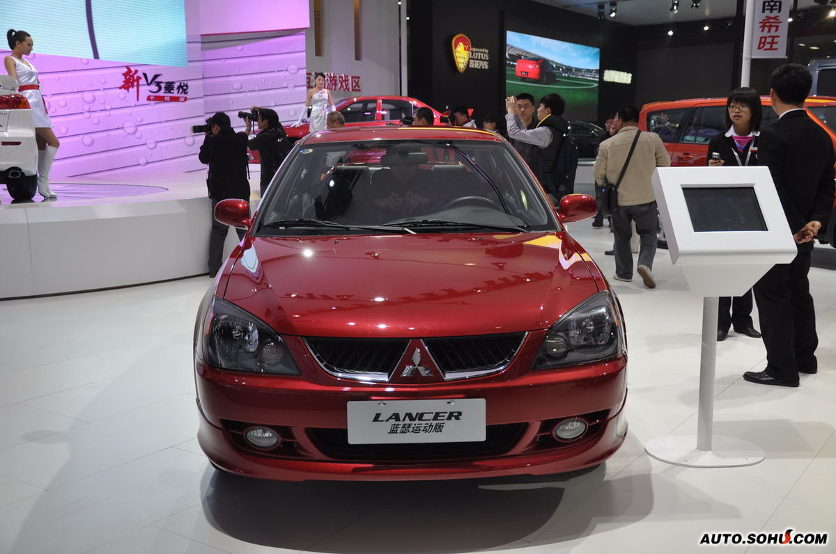  p>三菱蓝瑟是东南汽车推出的三菱车标轿车,属国产车,市场定位在 a