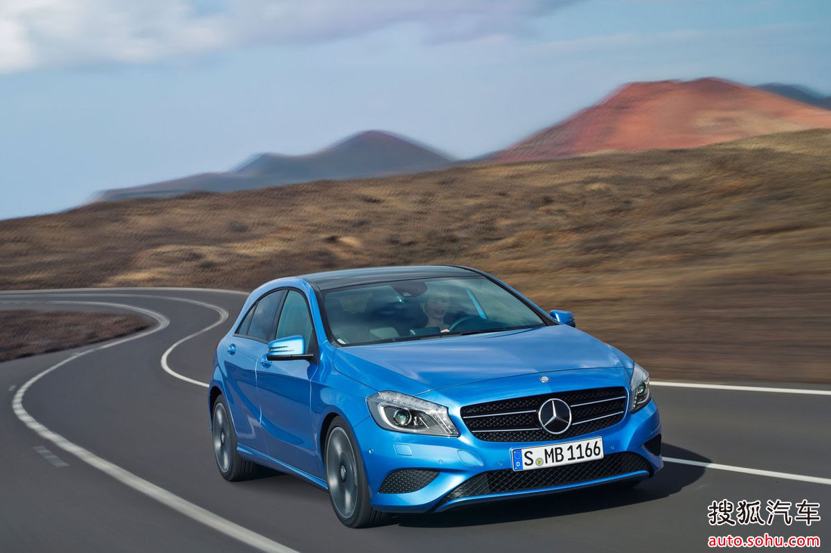  p>奔驰a级是奔驰的系列车系之一,奔驰a系列上一款问世已是1997年的事