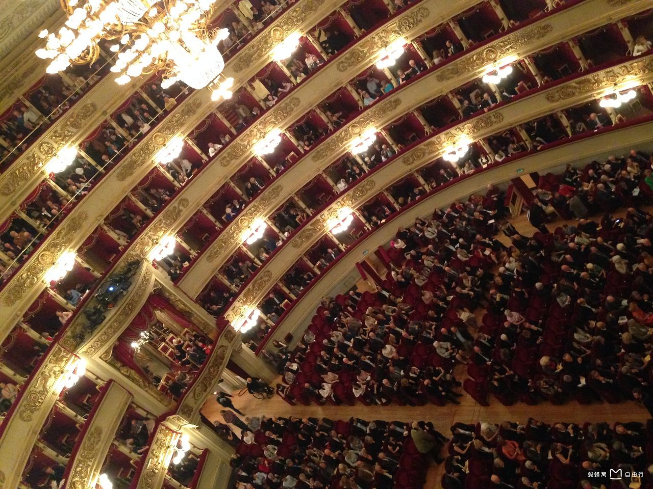  p>斯卡拉歌剧院(意大利文:teatro alla scala 或 la scala),位于