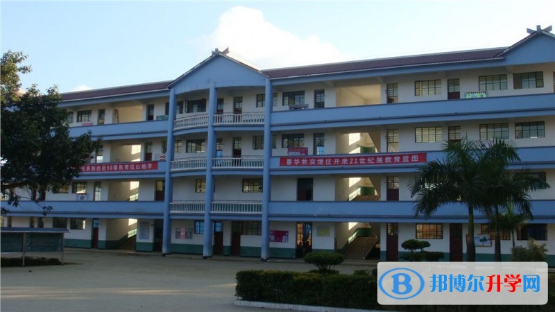  p>沧源佤族自治县民族中学始建于1958年,1971年创办高中部,1981年由 