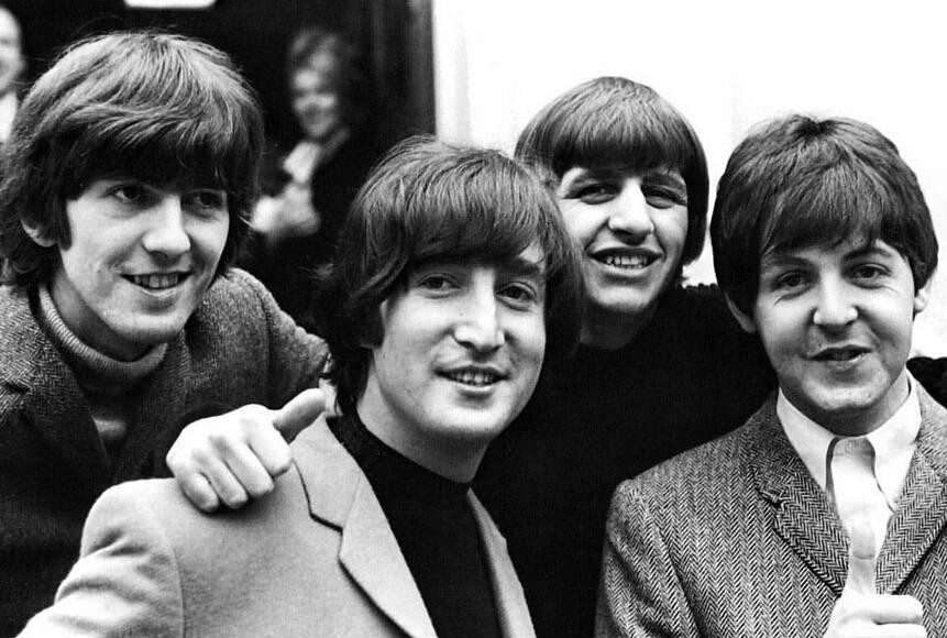  p>摇滚(rock and roll)是一种音乐类型,起源于20世纪40年代末期的