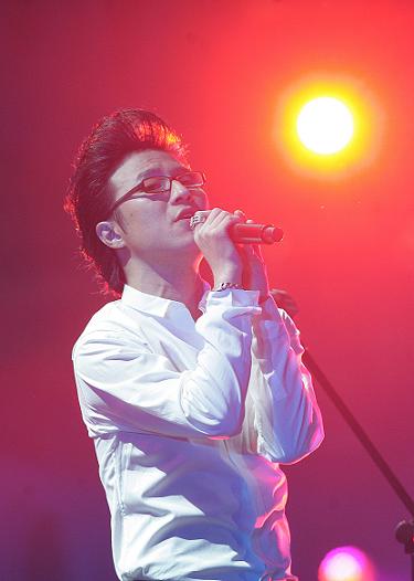汪峰的经典歌曲(汪峰的经典歌曲10首歌)