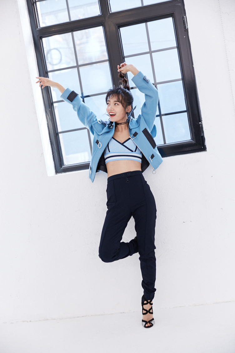  p>林源,原名林园,3月15日出生于北京,中国内地女演员,毕业于 a