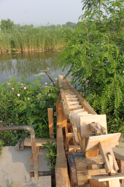 汉族历史上的灌溉农具,流行于我国大部分地区.这种提水设施历史悠久.