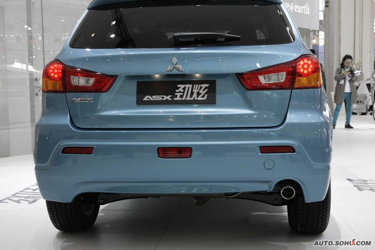 ">三菱汽车 /a>生产的一款 a>城市suv /a>(也可以看作是cross车型),其