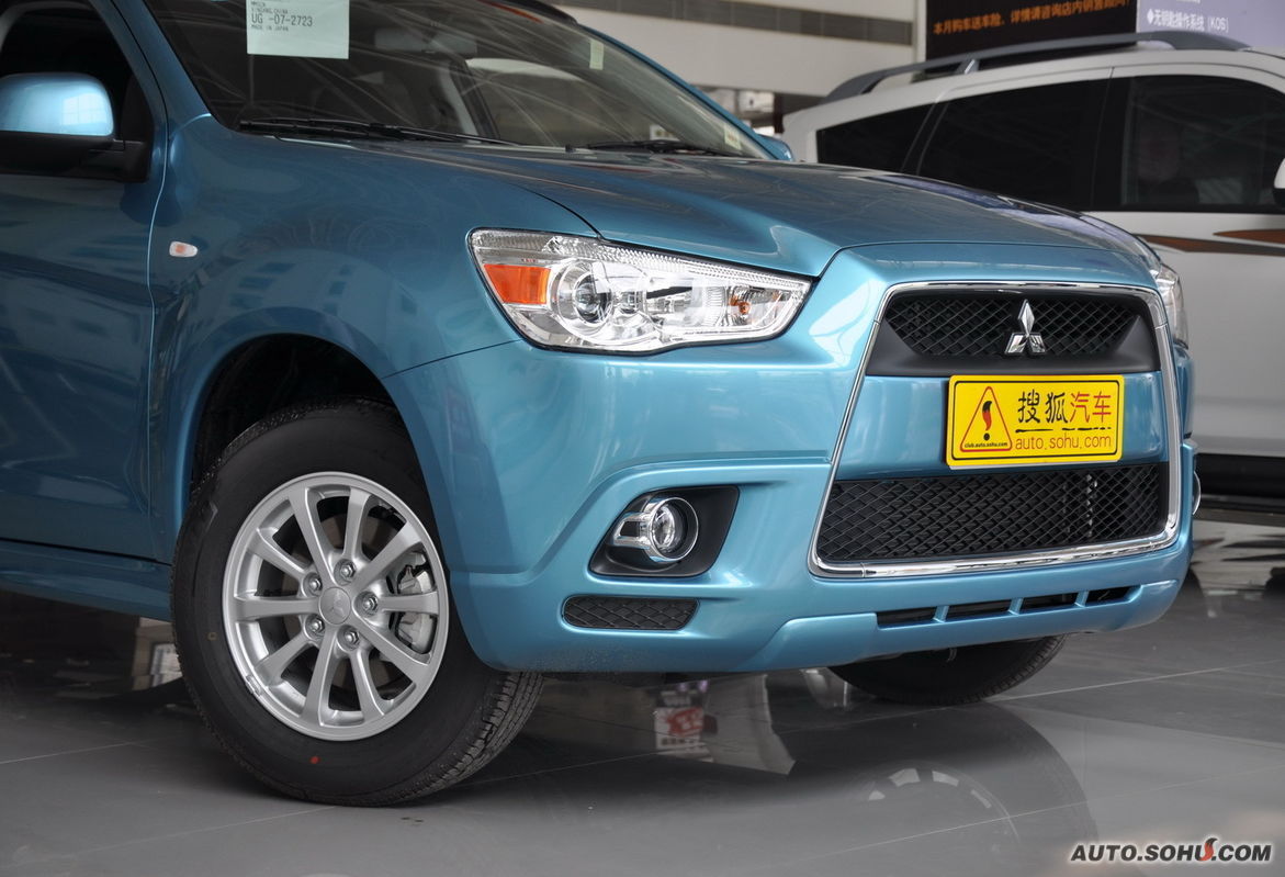 ">三菱汽车 /a>生产的一款 a>城市suv /a>(也可以看作是cross车型),其
