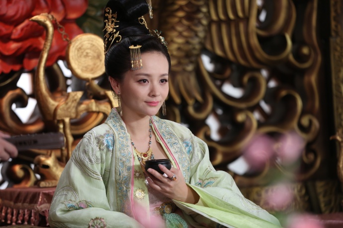  p>邓莎,1985年12月8日出生于湖南株洲,中国内地女演员.