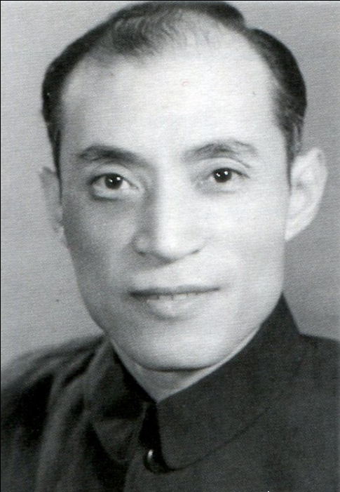 1919年—2005年5月2日),原名夏传尧,出生于安徽省当涂县,中国内地导演