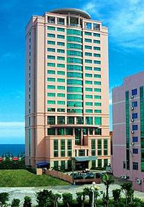  p>海景湾大酒店位于大角湾景区距中心浴场约20米.