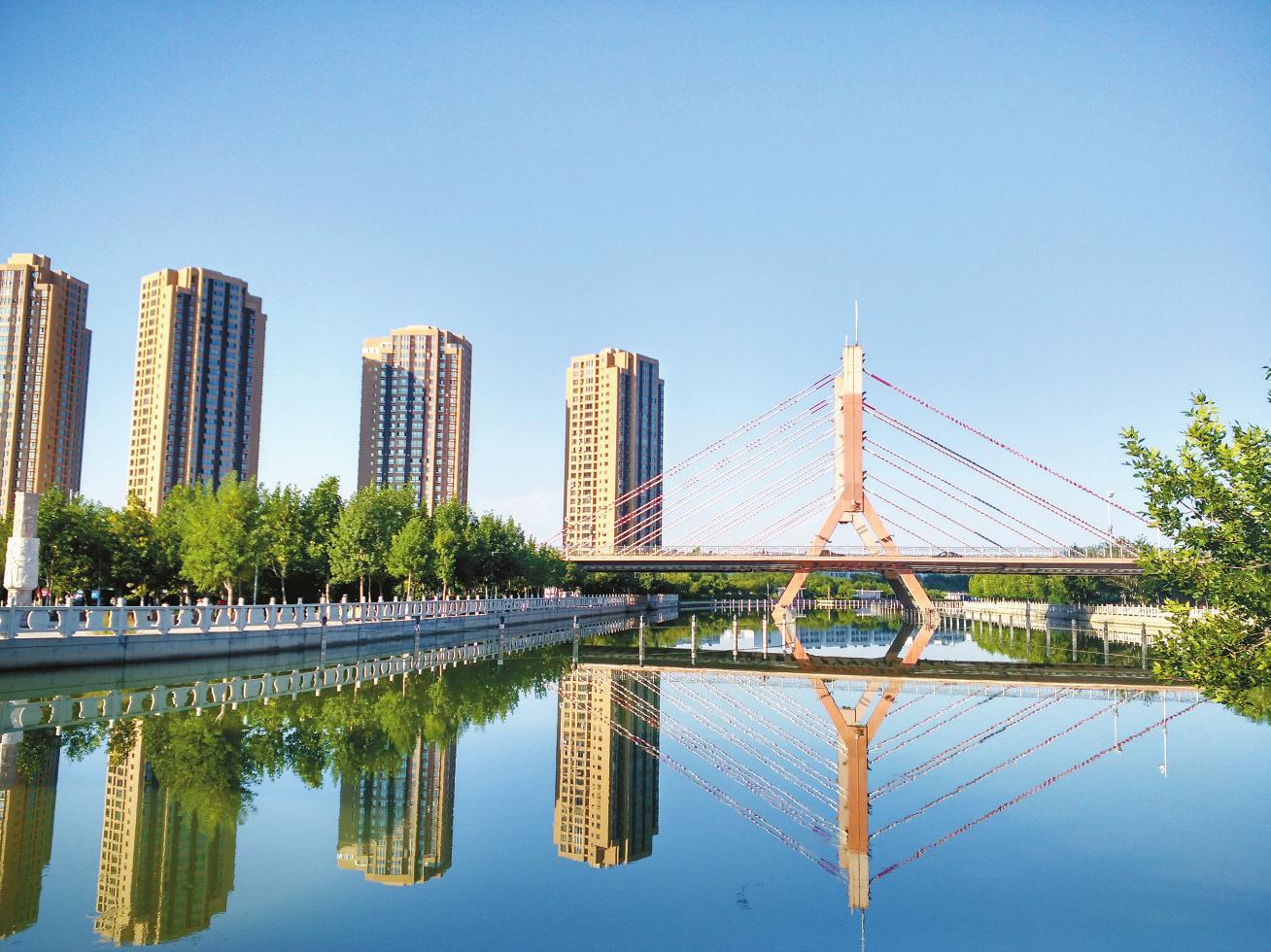  p data-id="gn7k3q8ujb">西月潭(阿依库勒)位于新疆克拉玛依市城区西