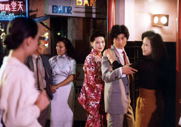  p>《地狱·天堂》是由 a href="#" data-lemmaid="8871497">杨延晋 