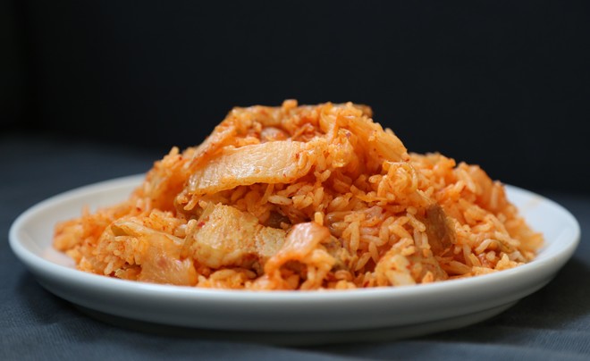 五花肉辣白菜炒饭