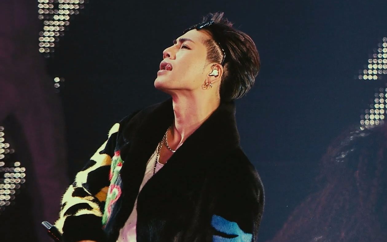  p>登坂广臣(hiroomi tosaka),作为solo歌手活动的艺名是  mi,1987年3