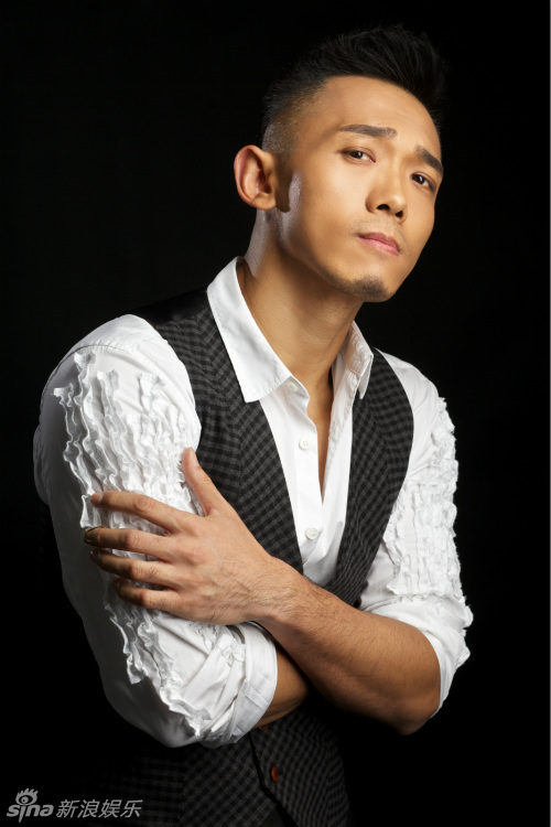 董洛甫,1975年12月4日出生于山东省济南市,中国内地男主持人,演员