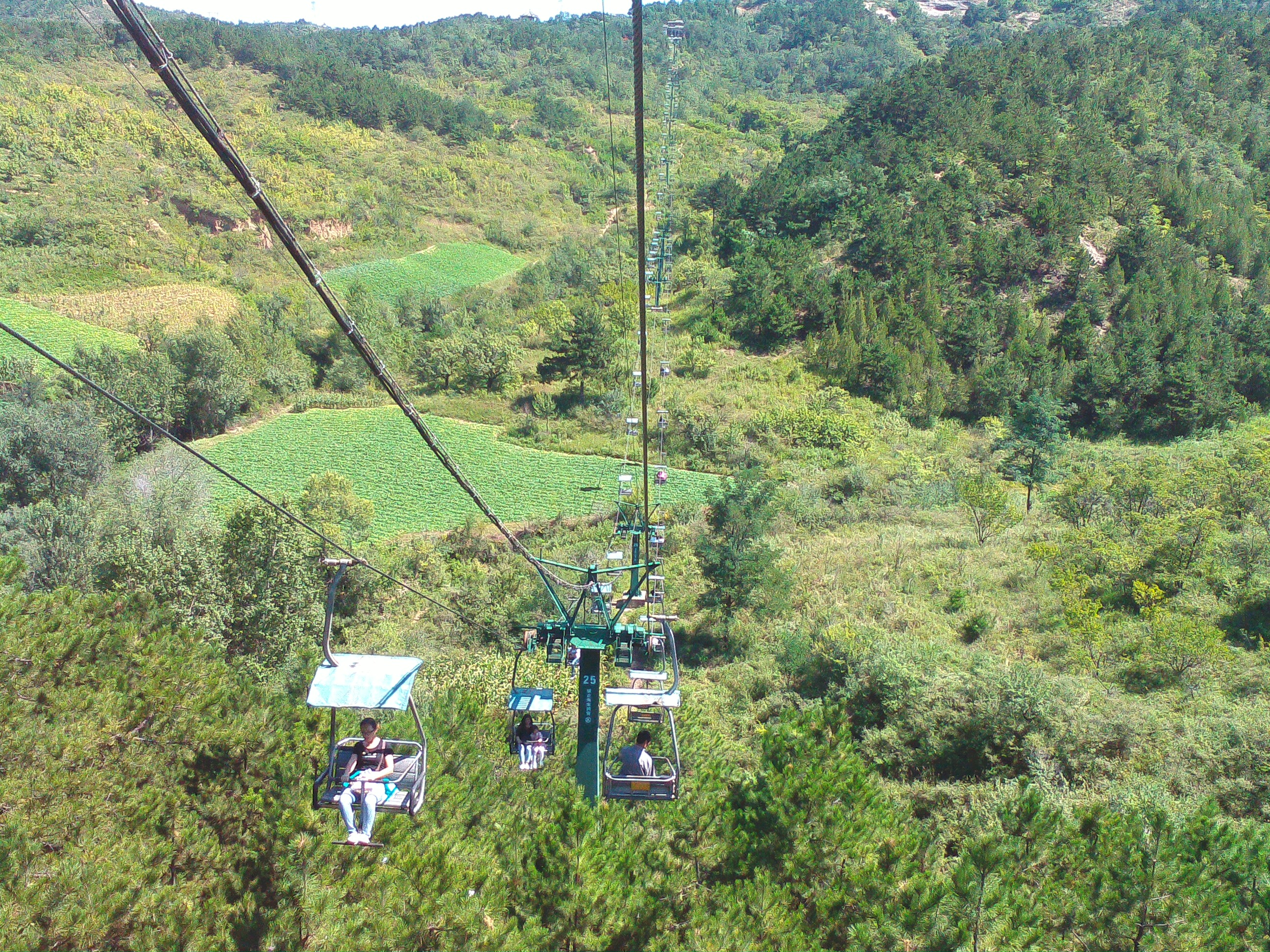  p>缆车是由 a href="#" data-lemmaid="6374891">驱动机 /a>带动钢丝