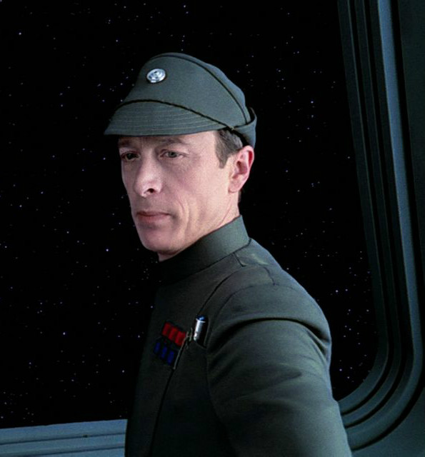 a)是在《帝国反击战(the empire strikes back)》中登场的帝国军官