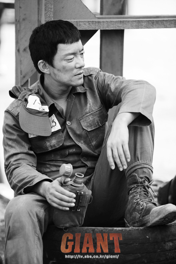  p>《巨人》是 a href="#">韩国sbs电视台 /a>2010年播出的创社20年