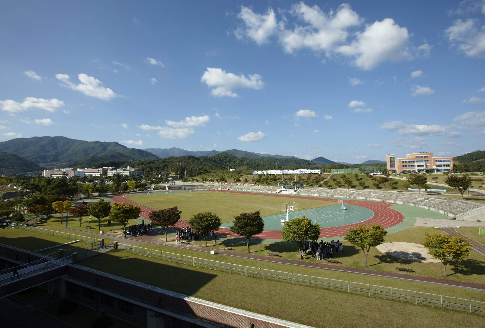  p>东洋大学(               ,dongyang university)毗邻气候宜人风景