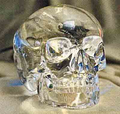  p>水晶头骨指有石英石打造完成的模型.