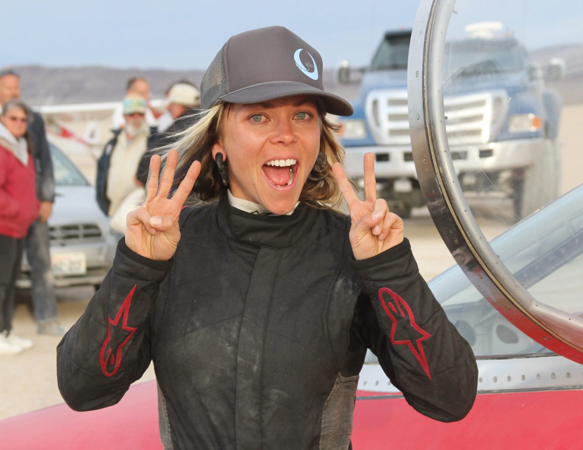  p data-id="gn3l6fdzw5">杰西·康姆斯(jessi combs), a target="